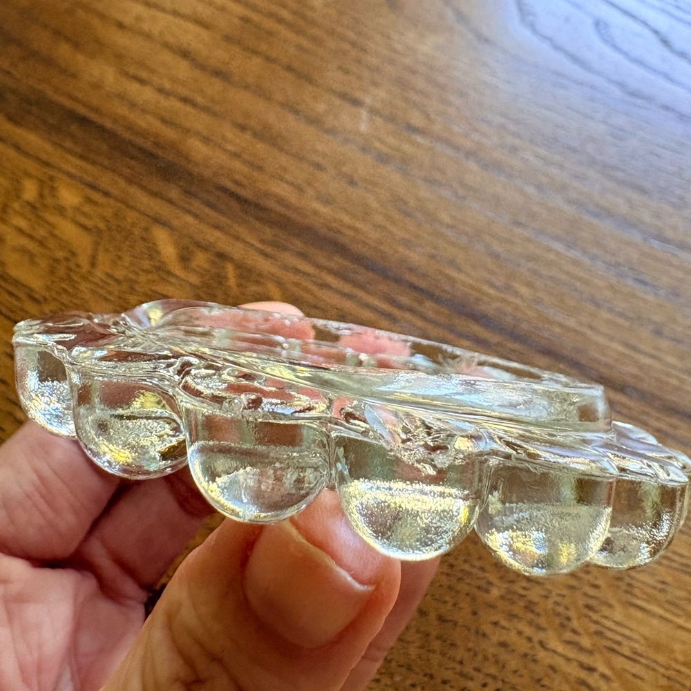 Vintage Clear Glass Candle Holder or trinket box - Picture 15 of 15